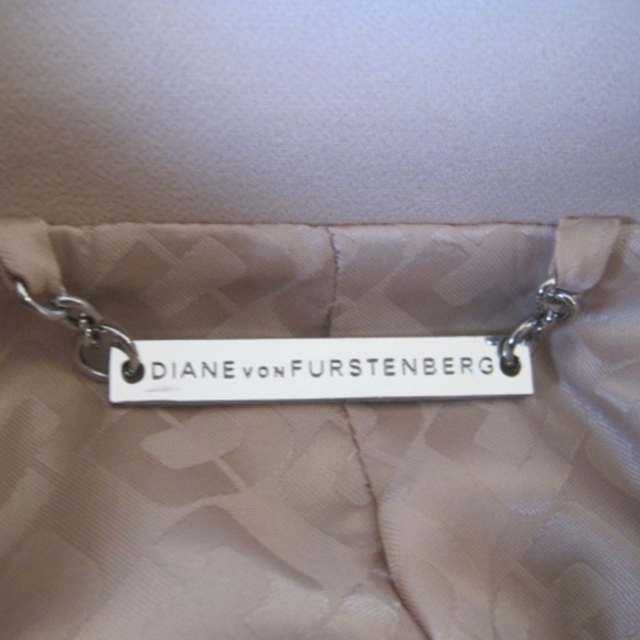 **Host Pick** Diane Von Furstenberg Anouk Trench coat - Picture 7 of 11